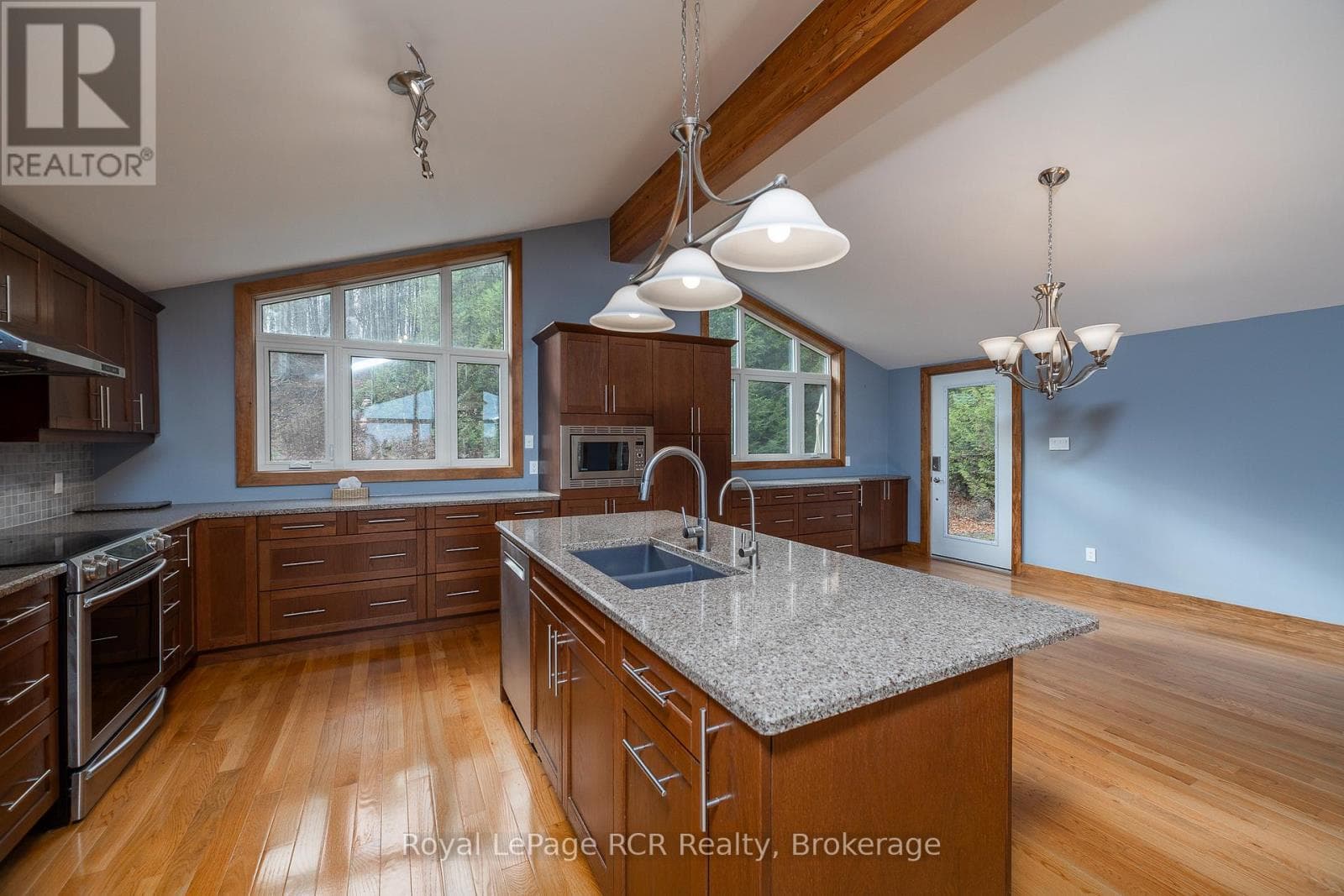 123 LAKEVIEW ROAD in 
