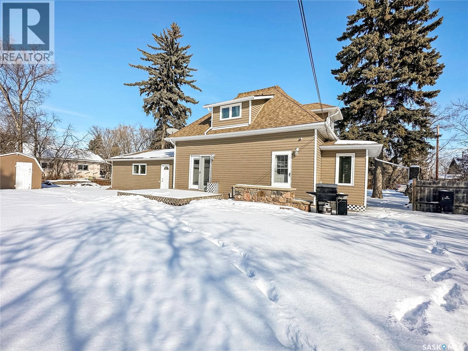 304 Eberts STREET, Saskatchewan — photo 2