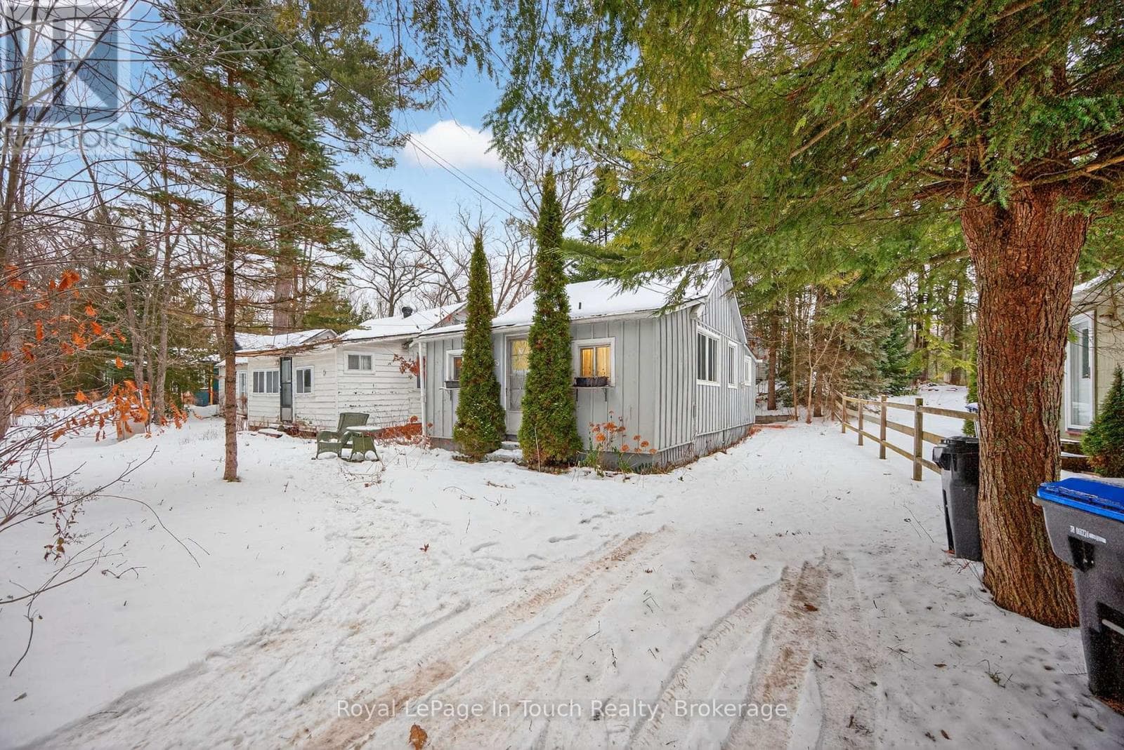 85 TINY BEACHES ROAD S in 