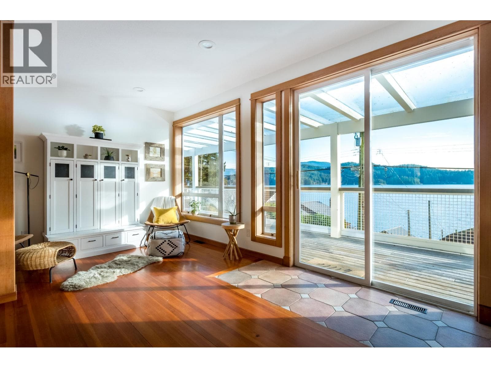 811 MARINE DRIVE, Greater Vancouver — photo 5