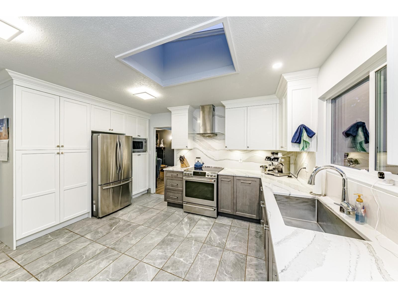 2523 SUNNYSIDE CRESCENT, Fraser Valley — photo 5