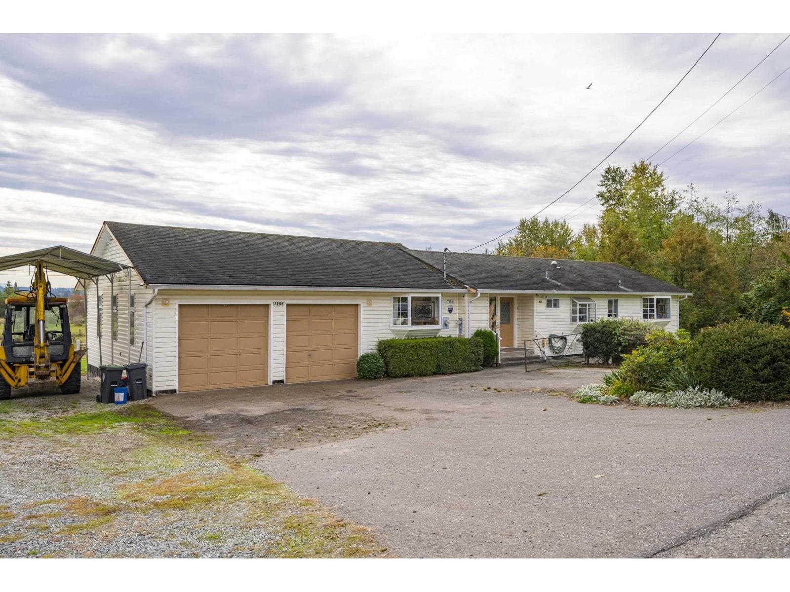 7256 SMITH CRESCENT in 