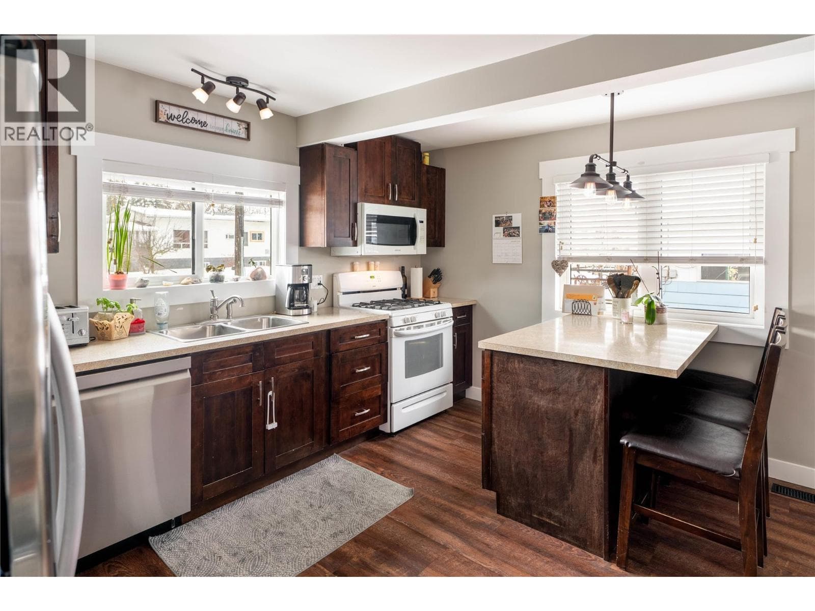 170 MUGFORD ROAD, Interior REALTORS® — photo 4