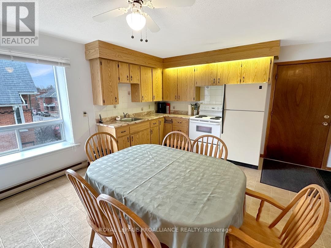 91 ST LAWRENCE STREET E, Central Lakes — photo 4