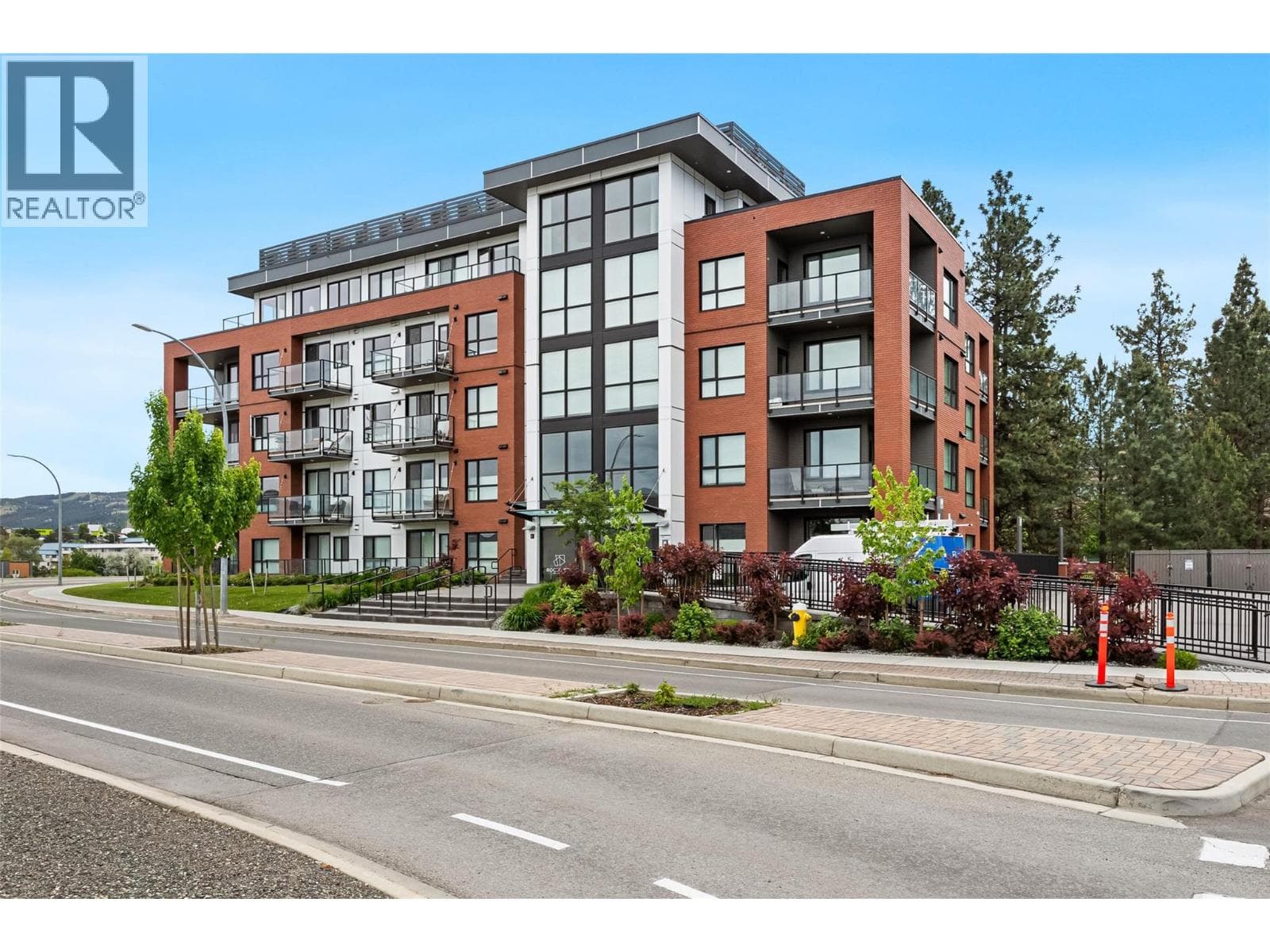 875 University Drive Unit# 105 in Tru