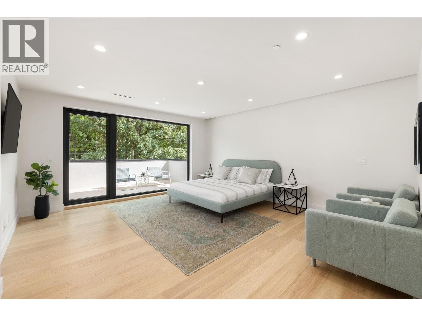 620 KENWOOD ROAD in Canterbury
