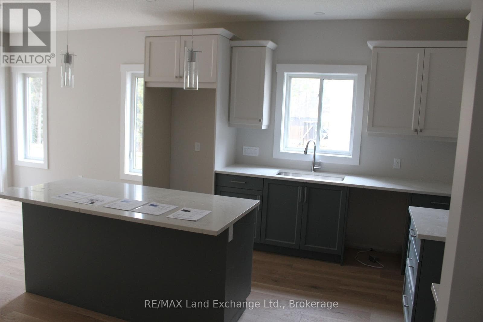 784 CAMPBELL AVENUE, OnePoint — photo 5