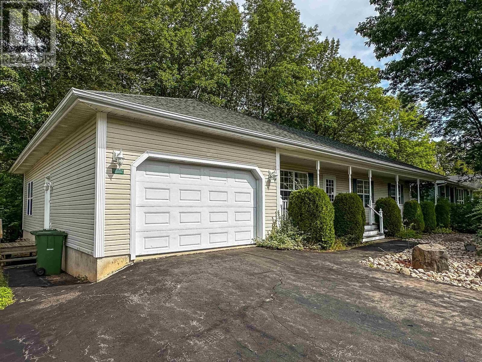 28 BISHOP WEST AVENUE, NSAR — photo 4