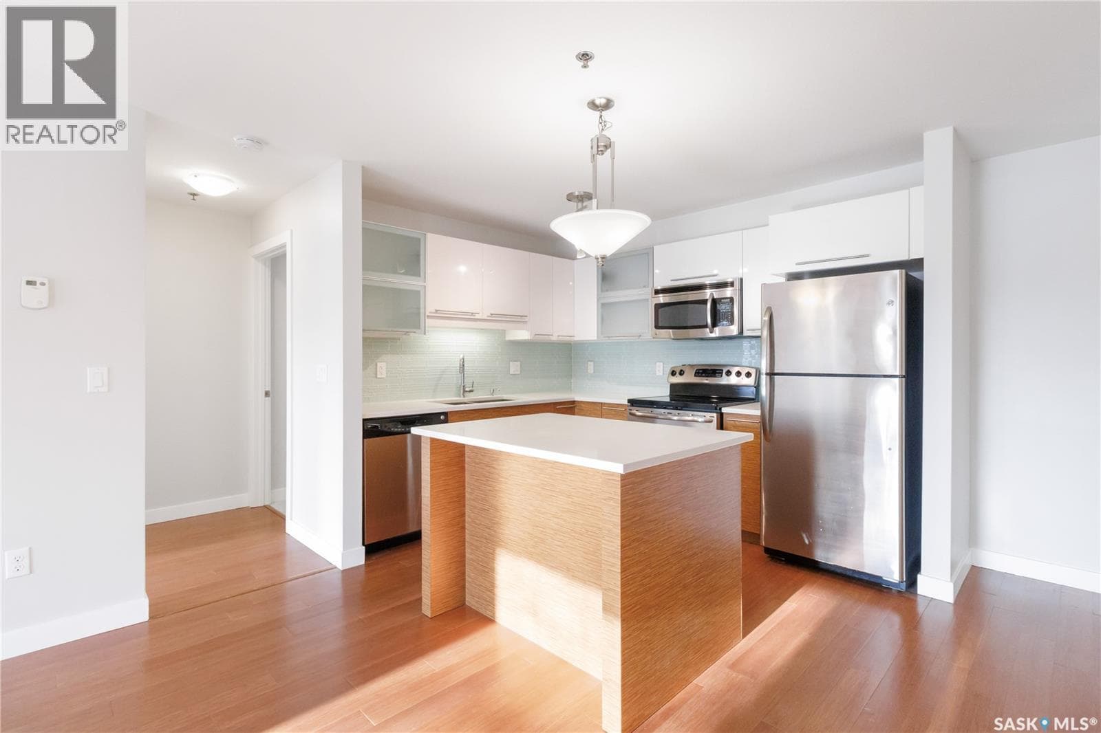 103C 415 Hunter ROAD in Sonebridge
