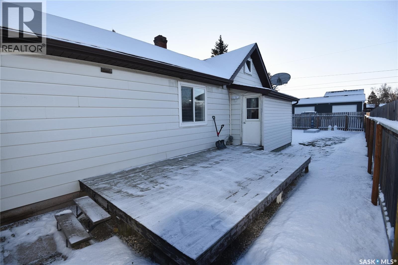 334 7th AVENUE W in 
