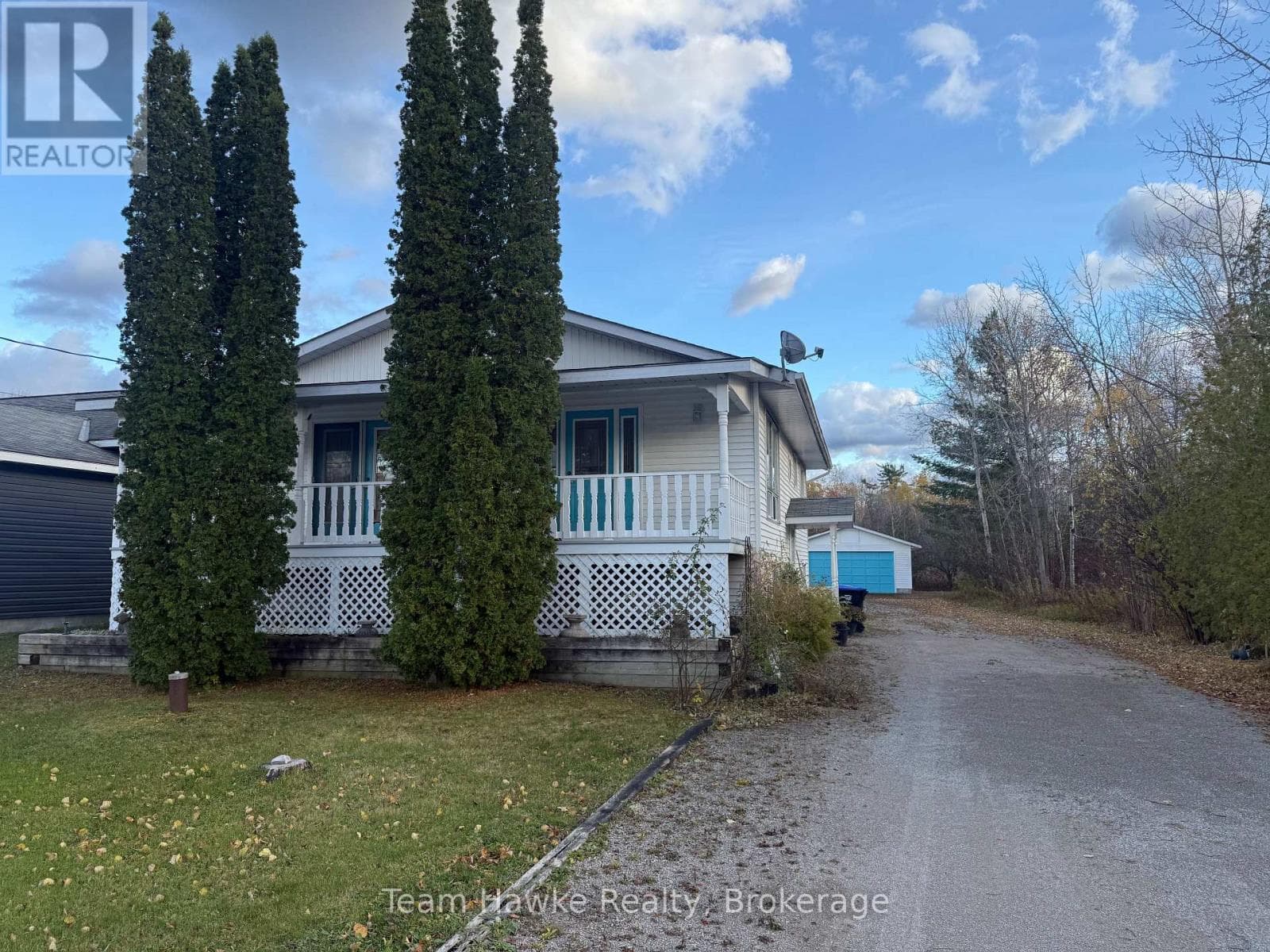 203 WOODLANDS AVENUE, OnePoint — photo 3