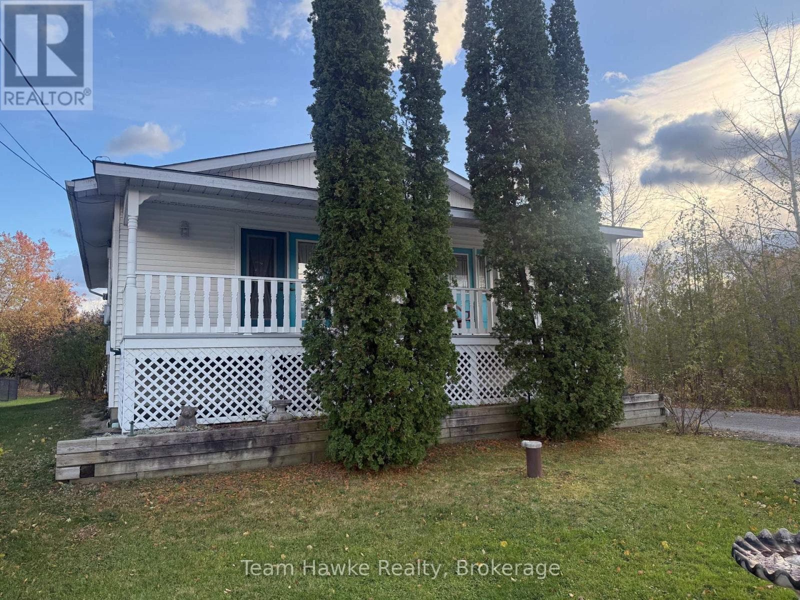 203 WOODLANDS AVENUE, OnePoint — photo 4