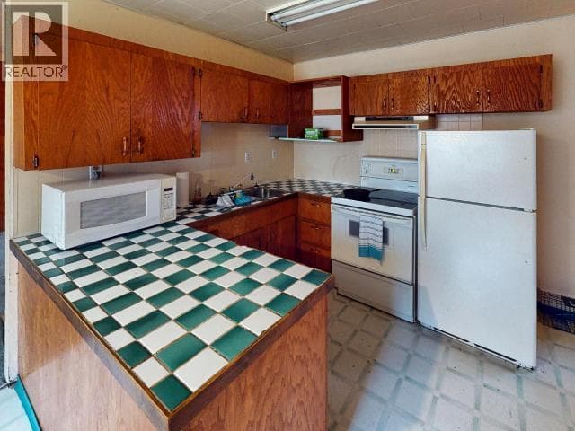 5162 SELLENTIN STREET, Powell River — photo 4