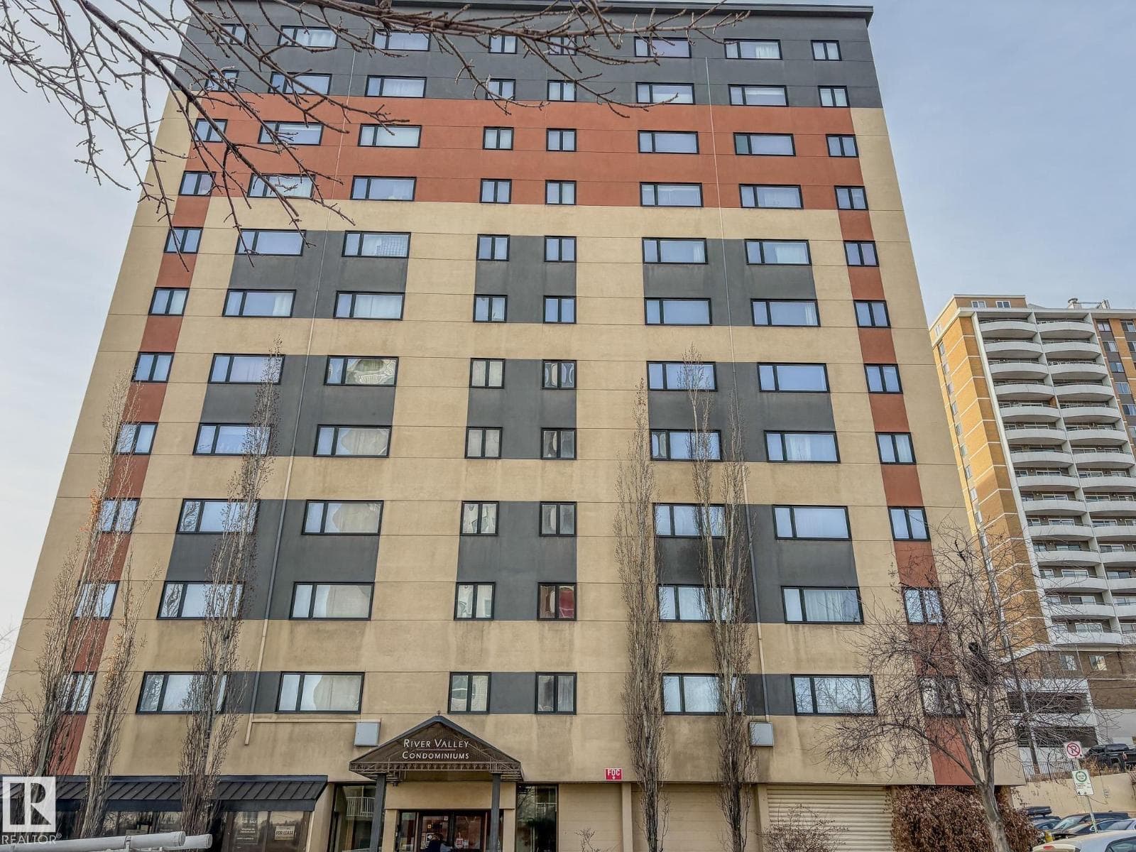 #802 9710 105 ST NW in DOWNTOWN