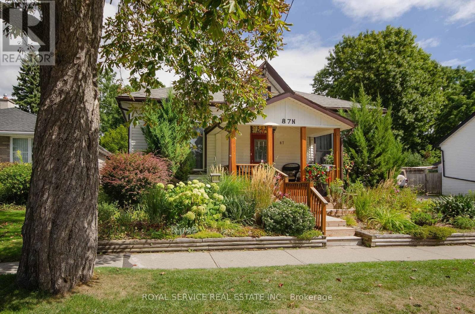 87 HOPE STREET NORTH, Central Lakes — photo 2
