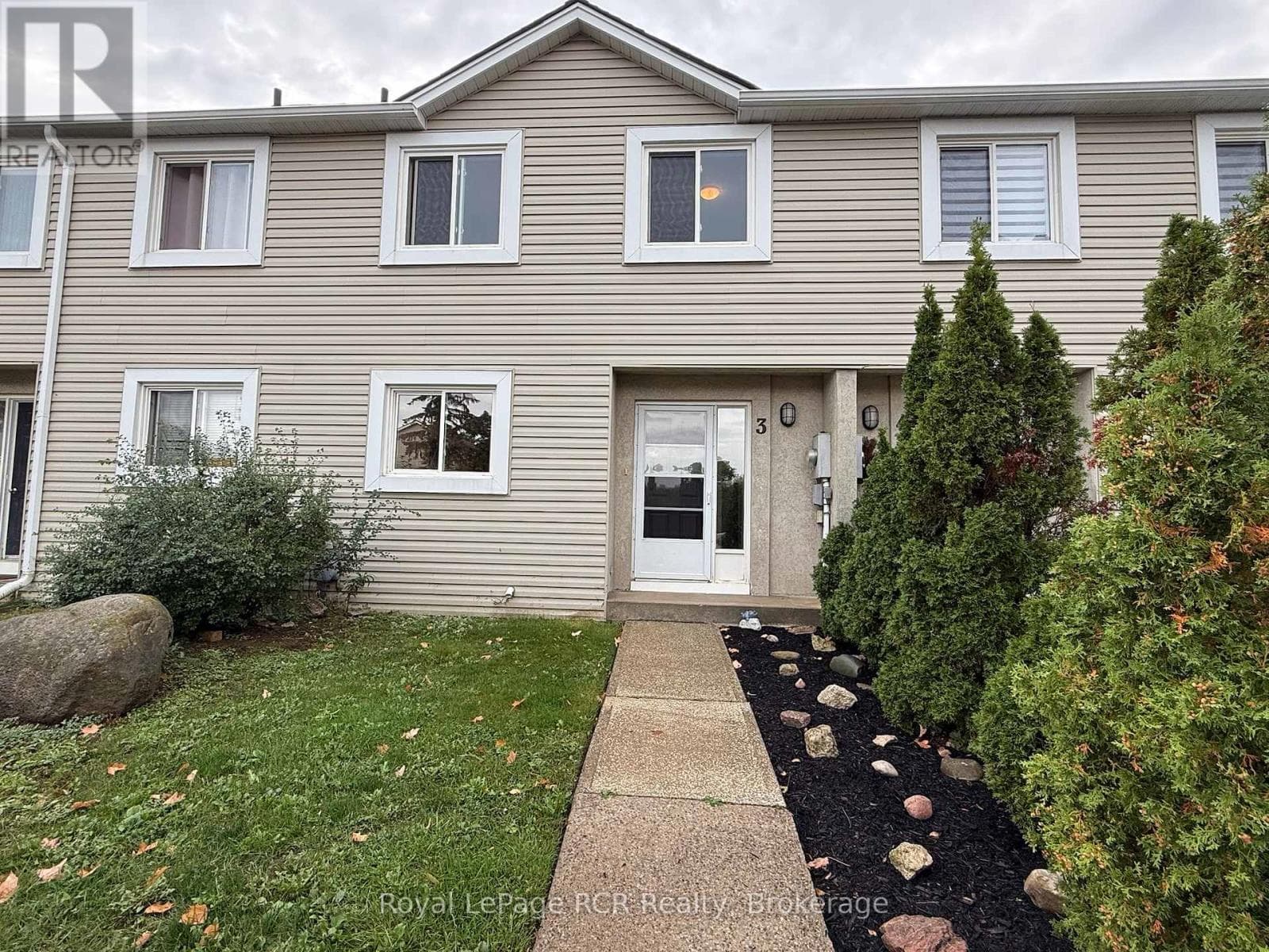 3 - 15 WATTS CRESCENT in 