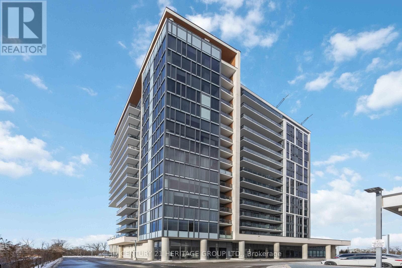 201 - 9618 YONGE STREET in Richmond Hill Richvale