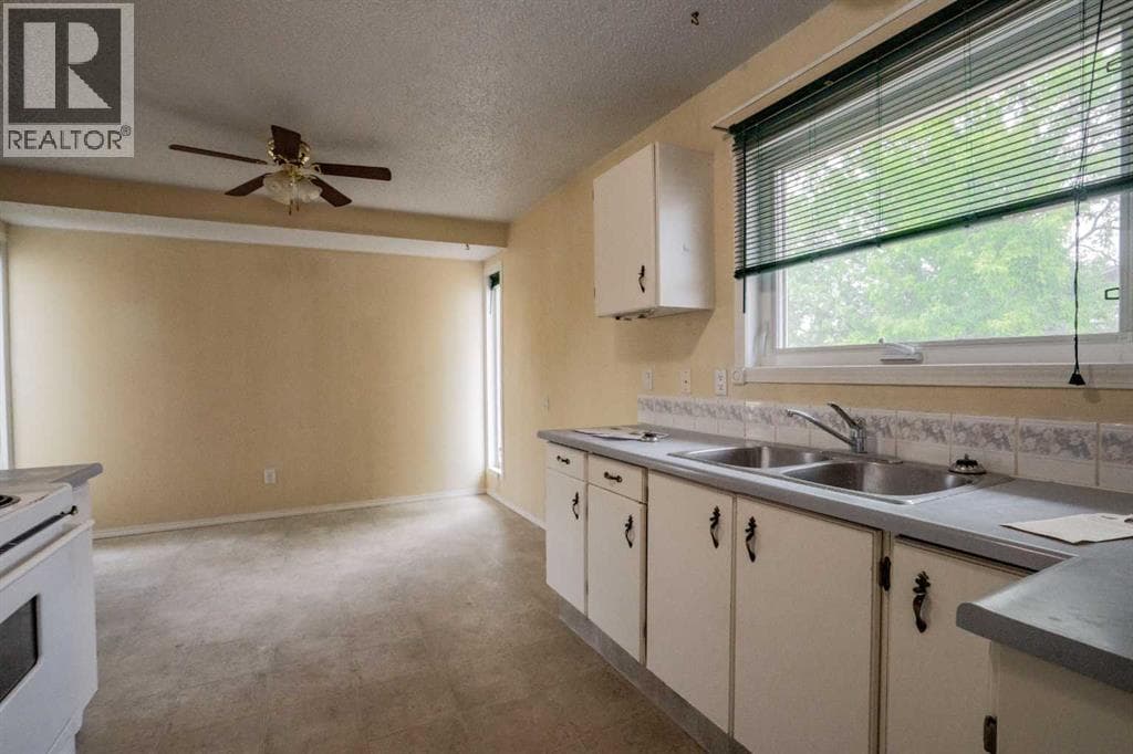 8325 101 AVENUE, Grande Prairie — photo 5