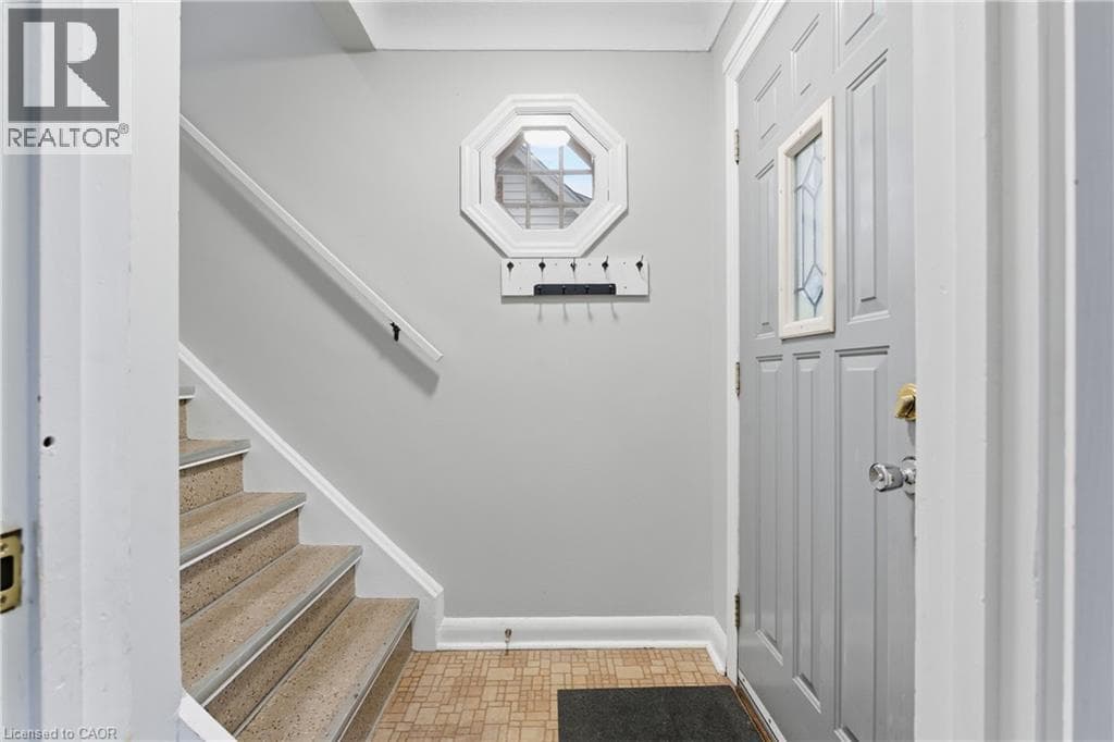20 THOMPSON AVENUE, Cornerstone — photo 4