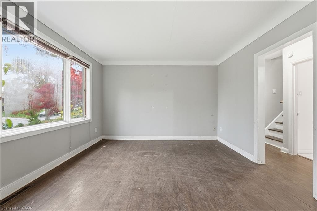 20 THOMPSON AVENUE, Cornerstone — photo 5
