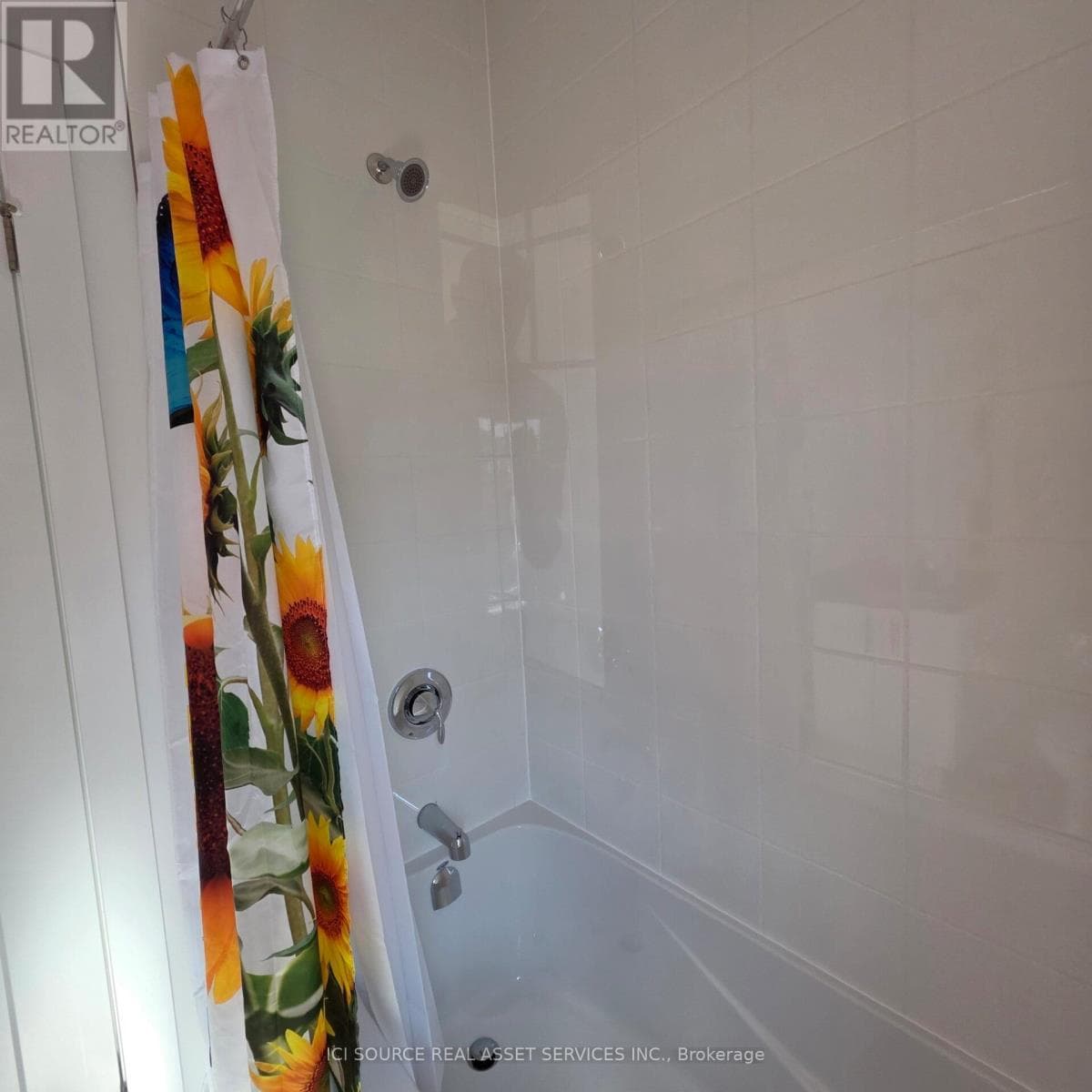 319 TELFORD TRAIL, Toronto — photo 5