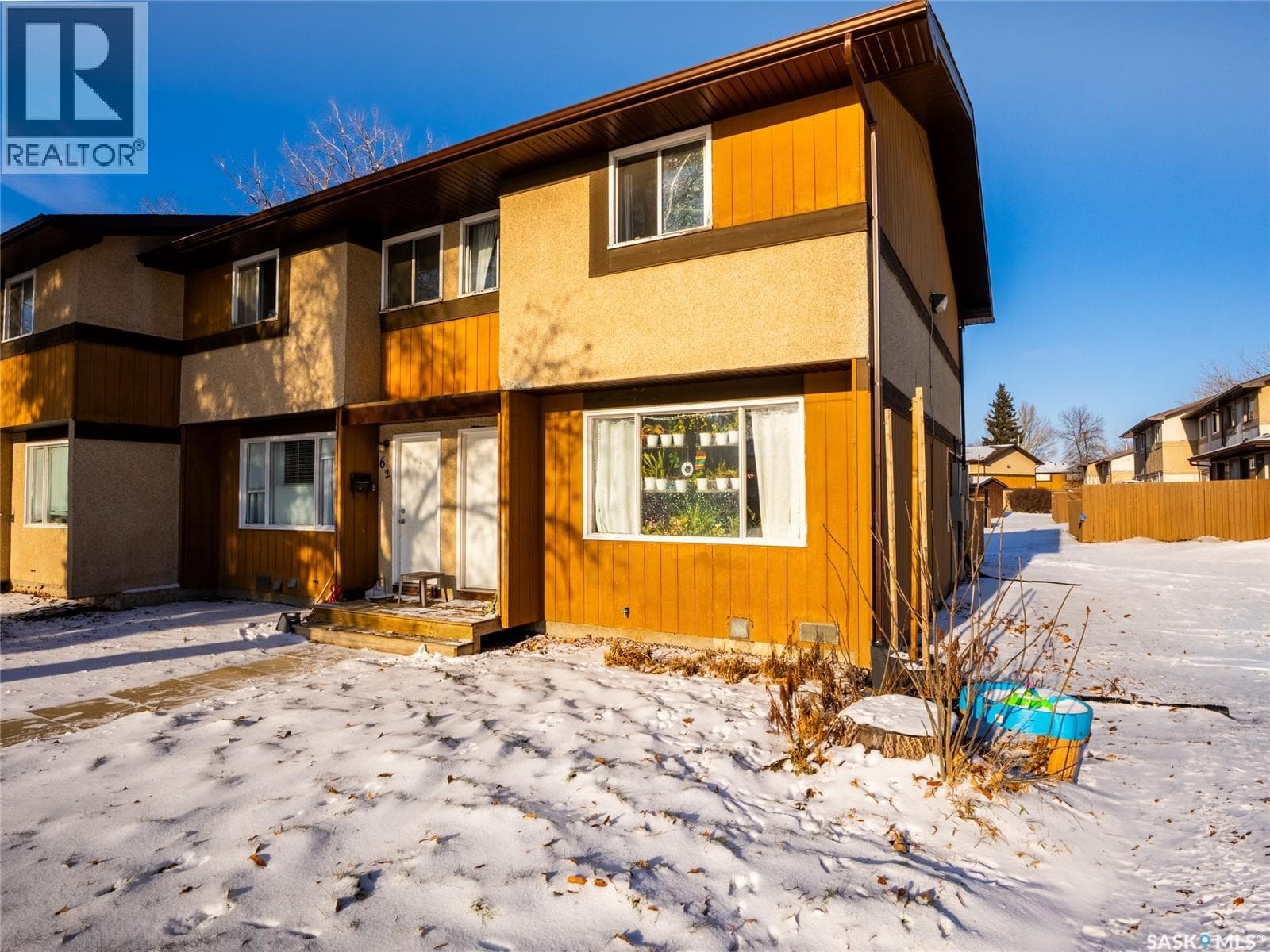 58 MACKENZIE CRESCENT in Glencairn Village