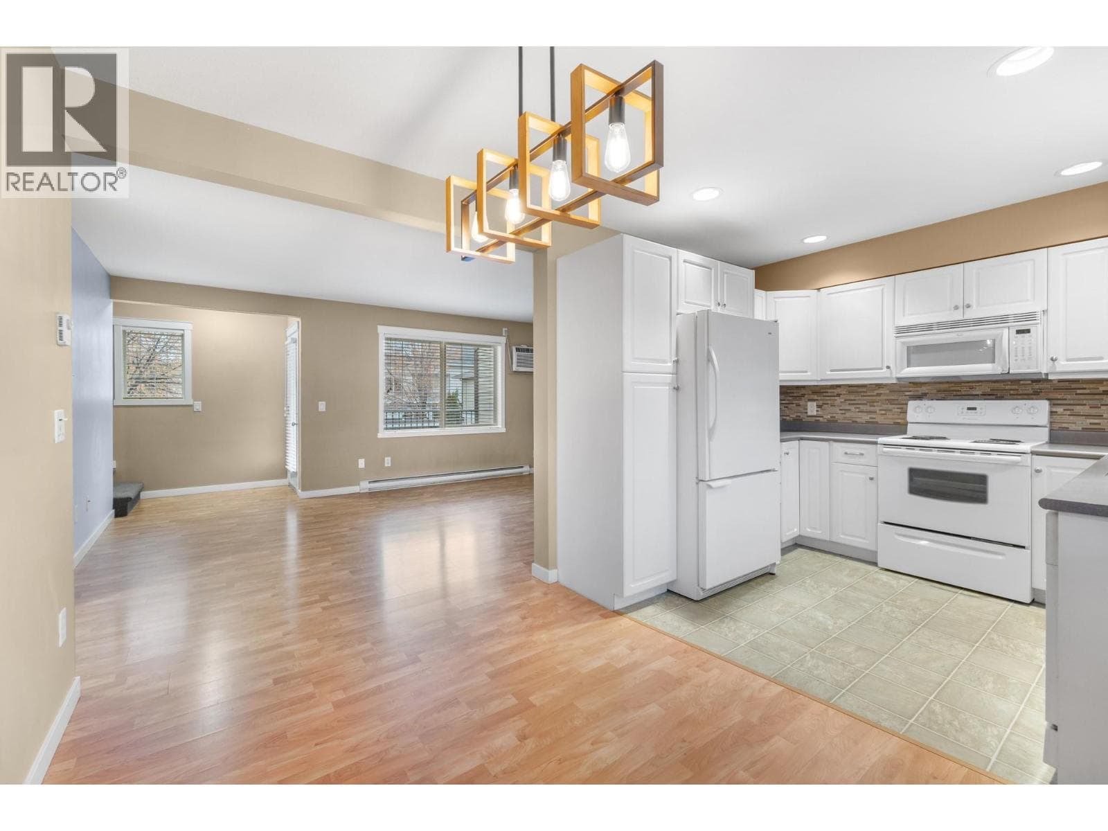 6 124 MILLS ROAD, Interior REALTORS® — photo 4