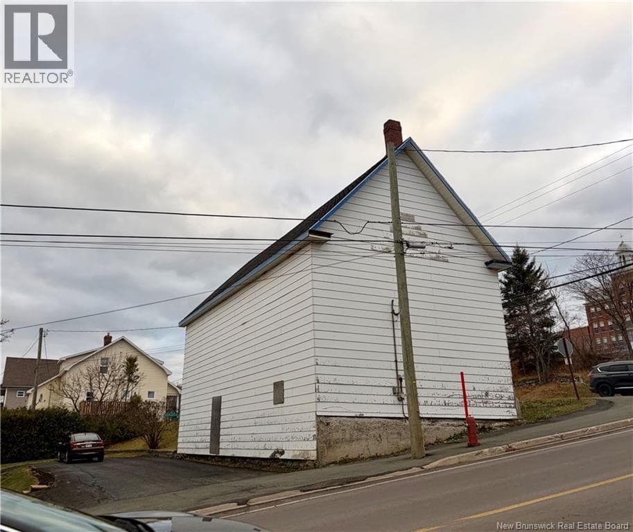 131 RENFREW STREET, New Brunswick — photo 2