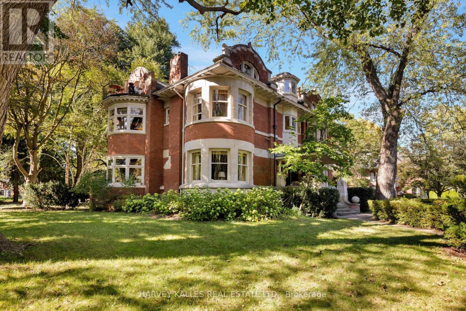 114 SOUTH DRIVE, Toronto — photo 2
