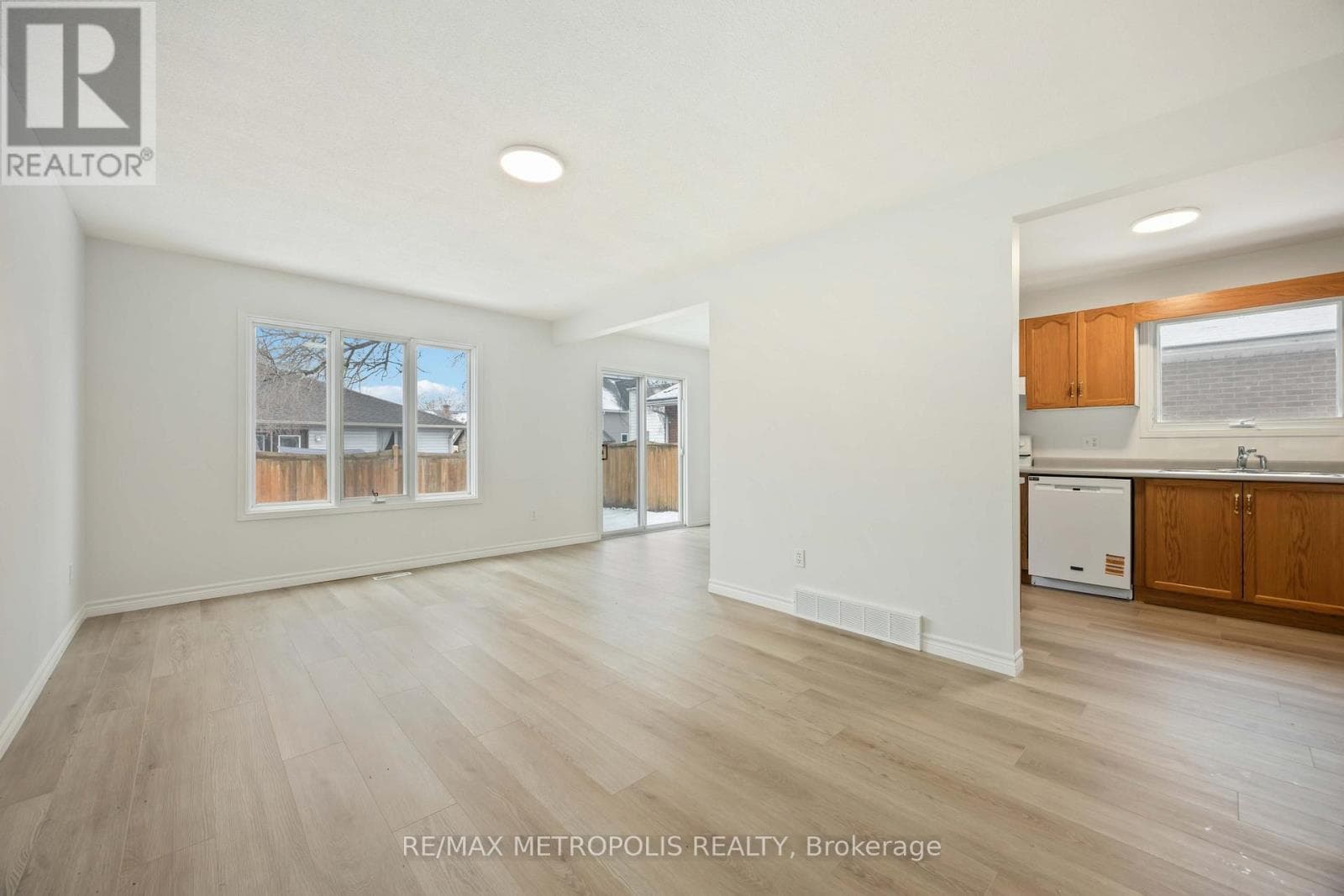 260-266 LONDON ROAD, Toronto — photo 4