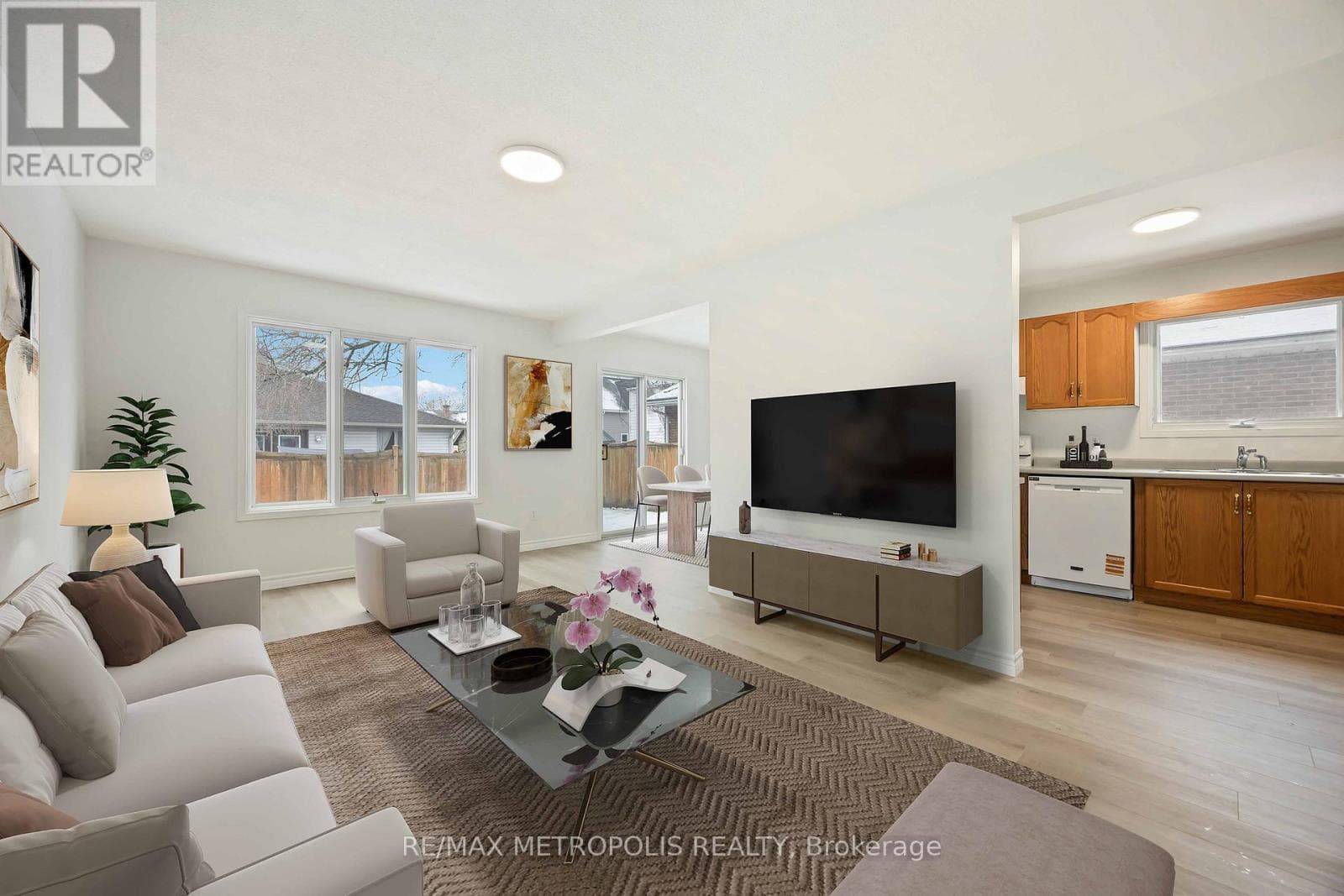 260-266 LONDON ROAD, Toronto — photo 5