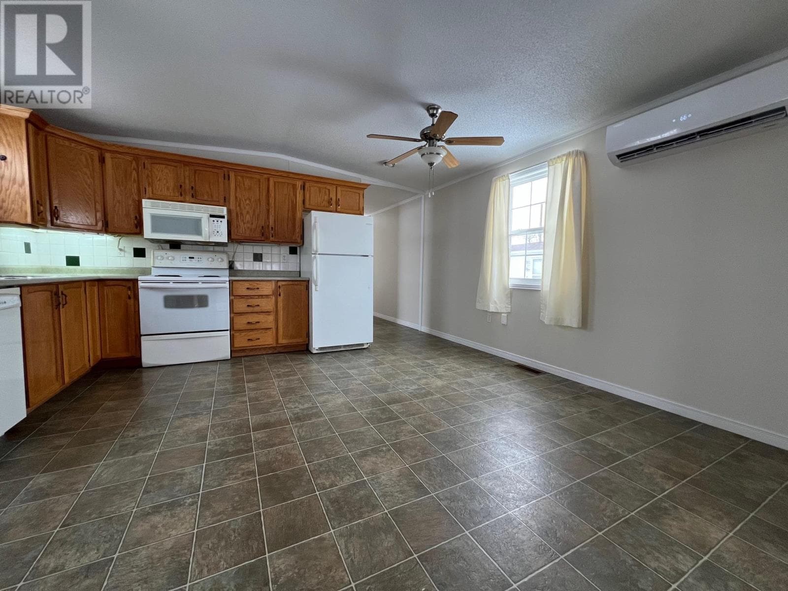 18 DALE DRIVE, PEIA — photo 3