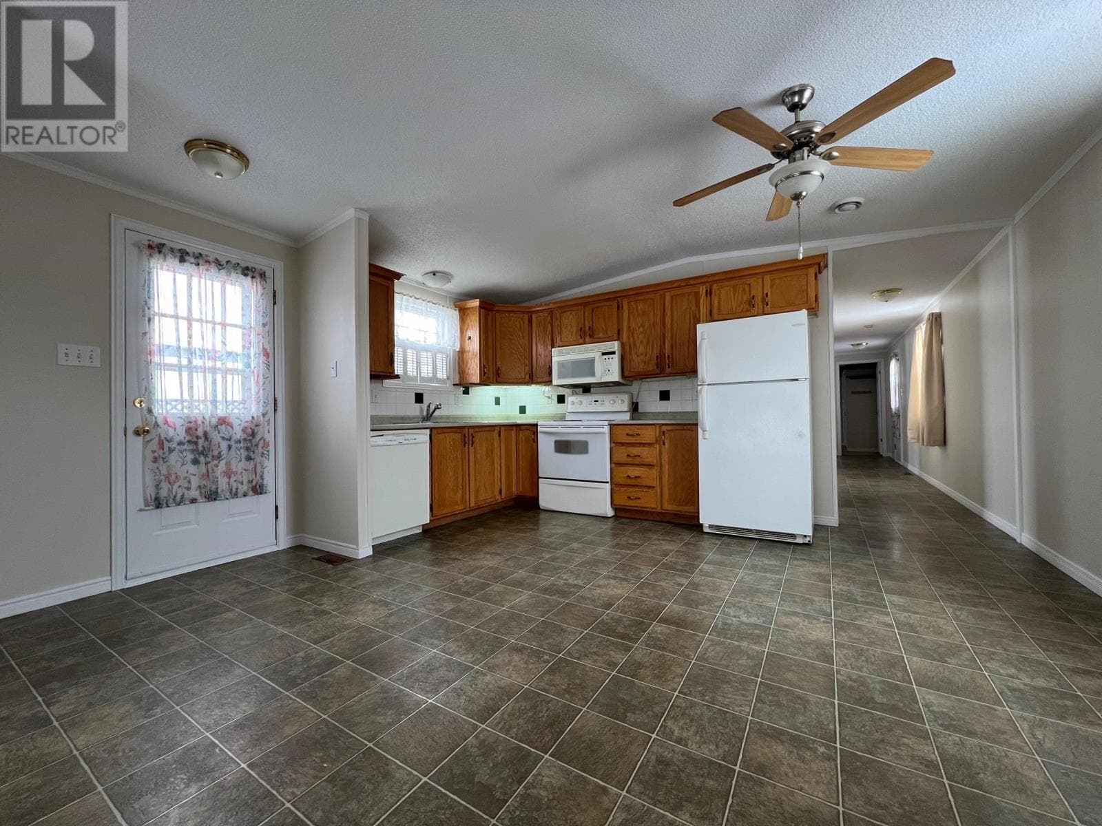 18 DALE DRIVE, PEIA — photo 4