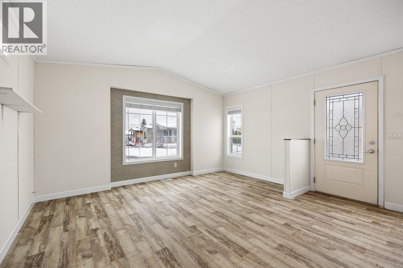 1118 Middle Bench Road Unit# 6 — photo 3
