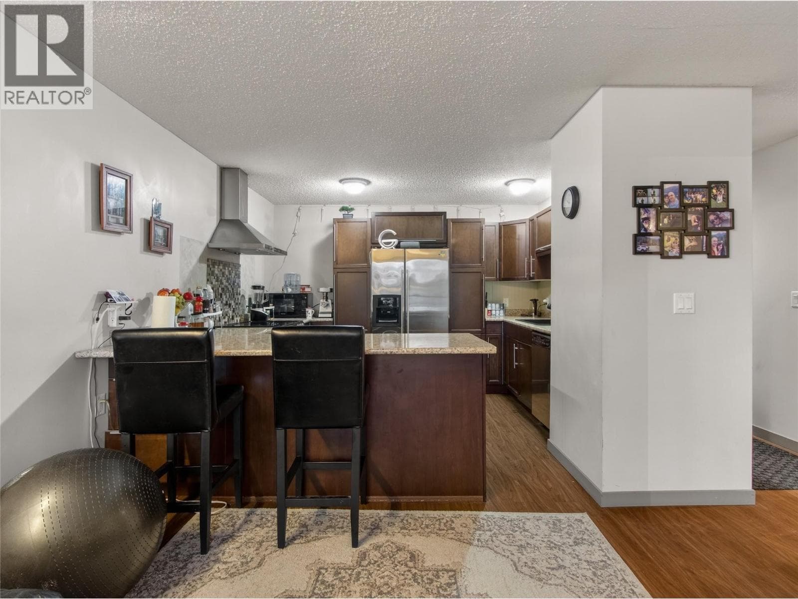 130 SKAHA PLAZA UNIT 406, Interior REALTORS® — photo 2