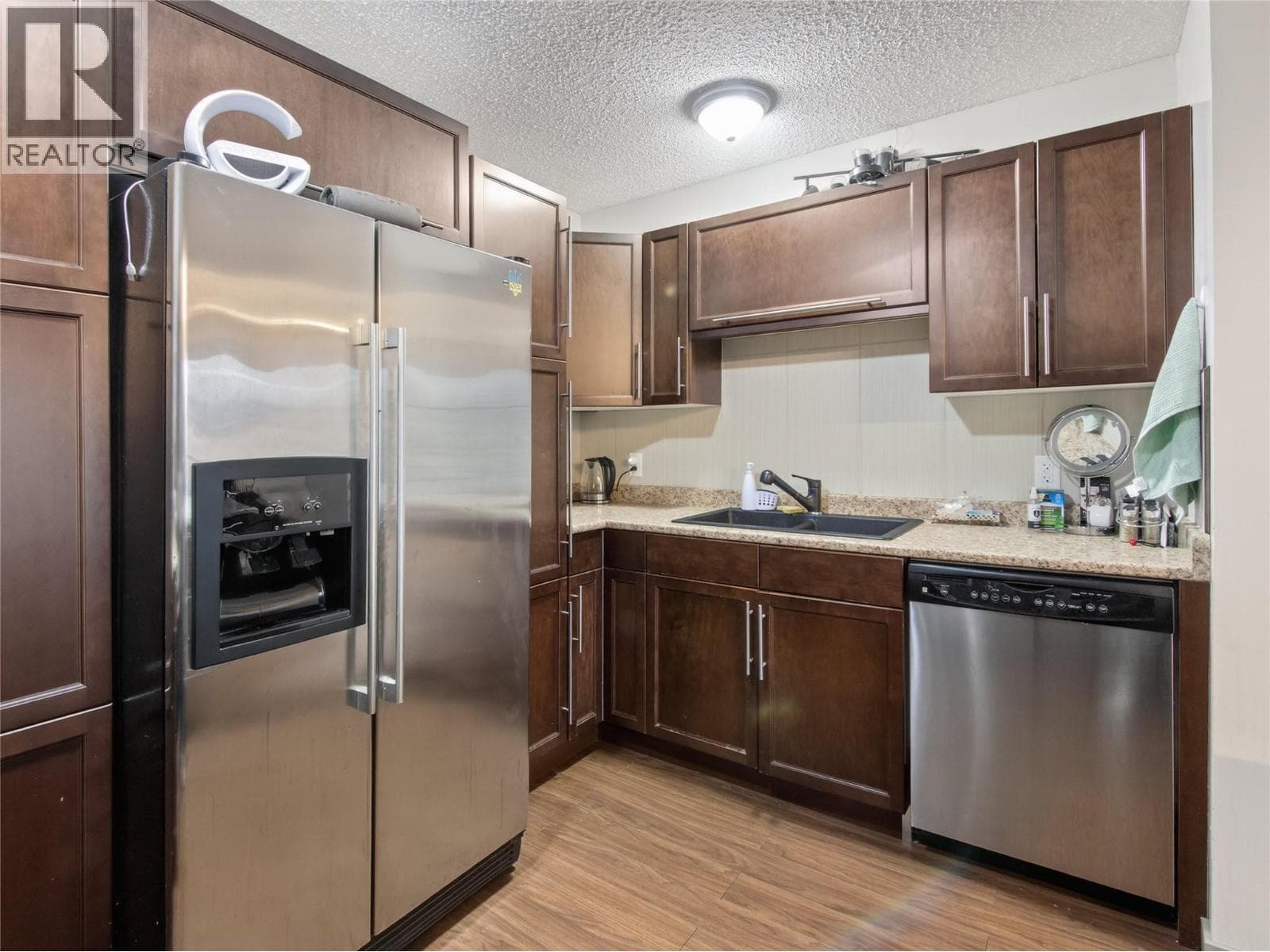 130 SKAHA PLAZA UNIT 406, Interior REALTORS® — photo 4