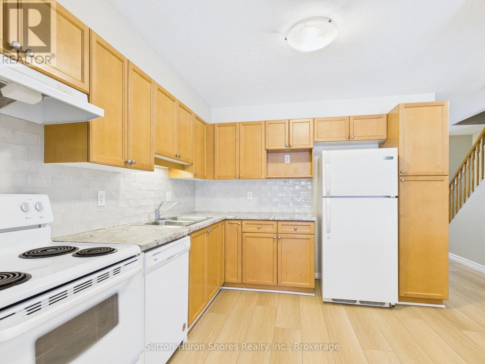 2 - 409 JOSEPH STREET, OnePoint — photo 3