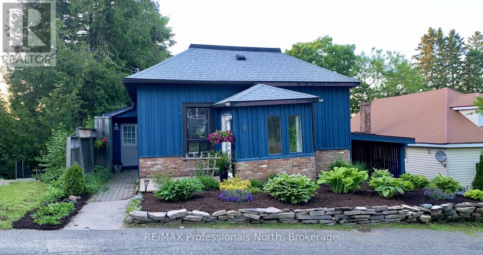 6 DUNCAN STREET EAST in 