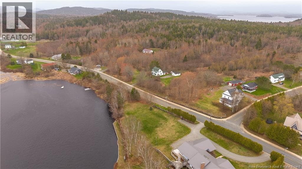 65 RIVERVIEW AVENUE, New Brunswick — photo 2