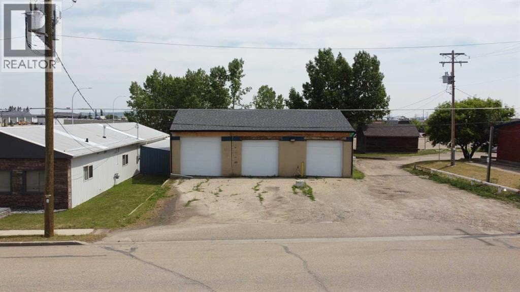 5120 49th Avenue, Red Deer (Central Alberta) — photo 3