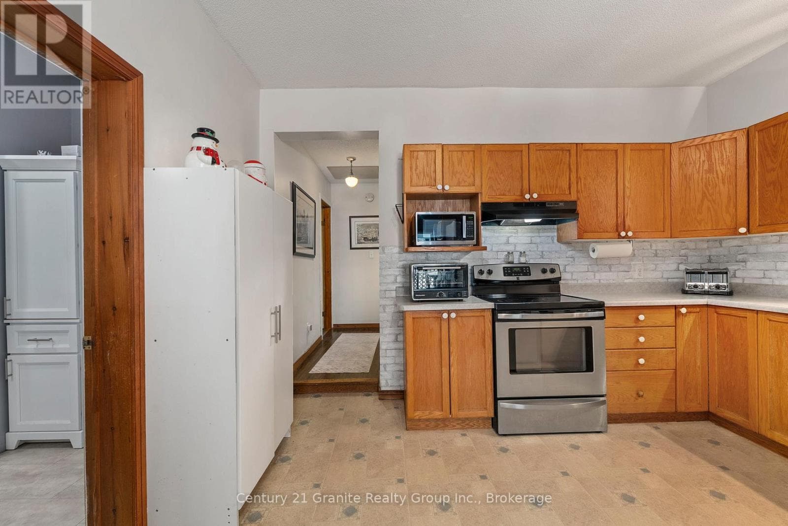 27 SUNNYSIDE STREET, OnePoint — photo 4