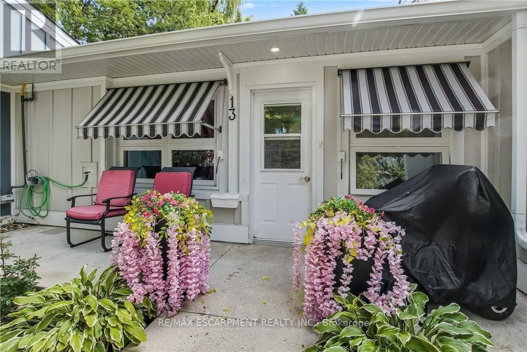13 SISTER VARGA TERRACE in Kennedy West