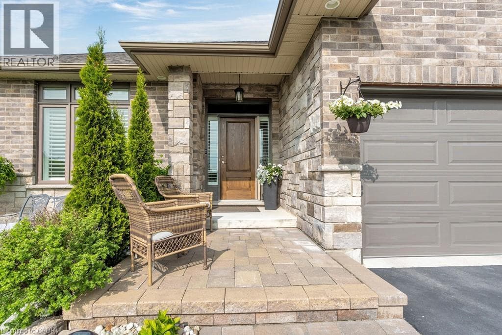 100 TAMARACK BOULEVARD — photo 4
