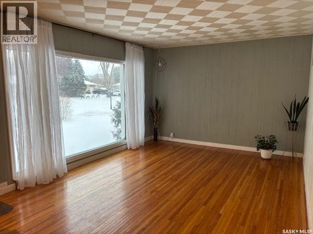 124 8th AVENUE W, Saskatchewan — photo 2