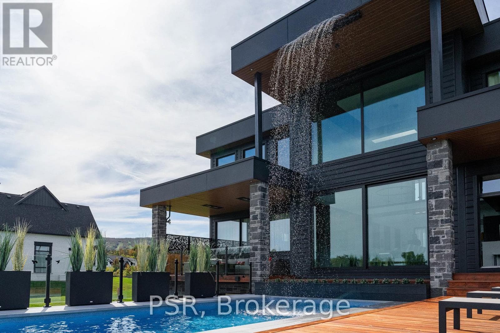 4 RAINTREE COURT — photo 2