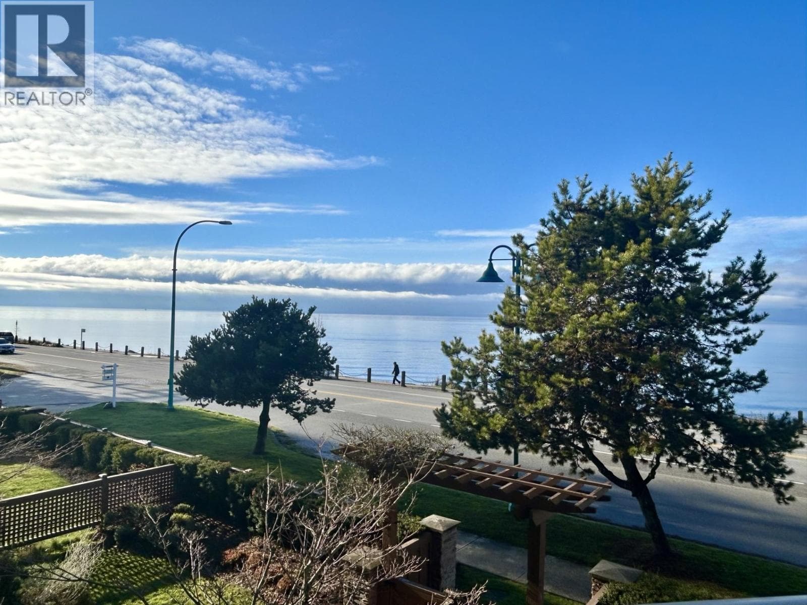 226 5160 DAVIS BAY ROAD in 
