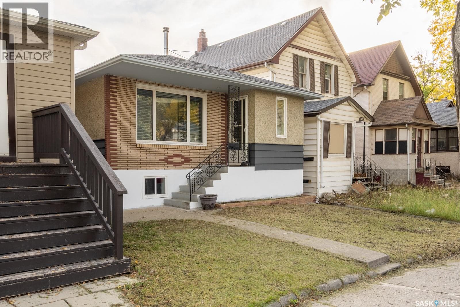 1321 VICTORIA AVENUE in Old 33