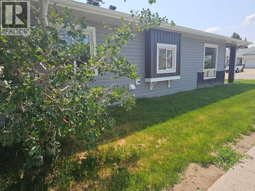 #2, 4738 49A Avenue, Red Deer (Central Alberta) — photo 4
