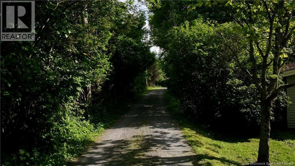 8 TENNIS COURT ROAD, New Brunswick — photo 2