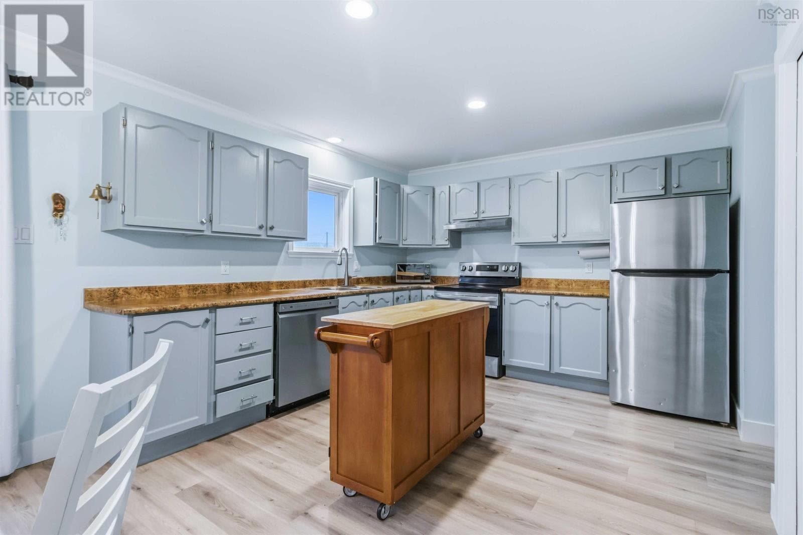 10 THORNCREST COURT — photo 4